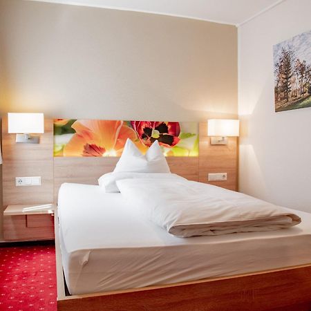 Hotel & Restaurant Post Лайхинген Экстерьер фото