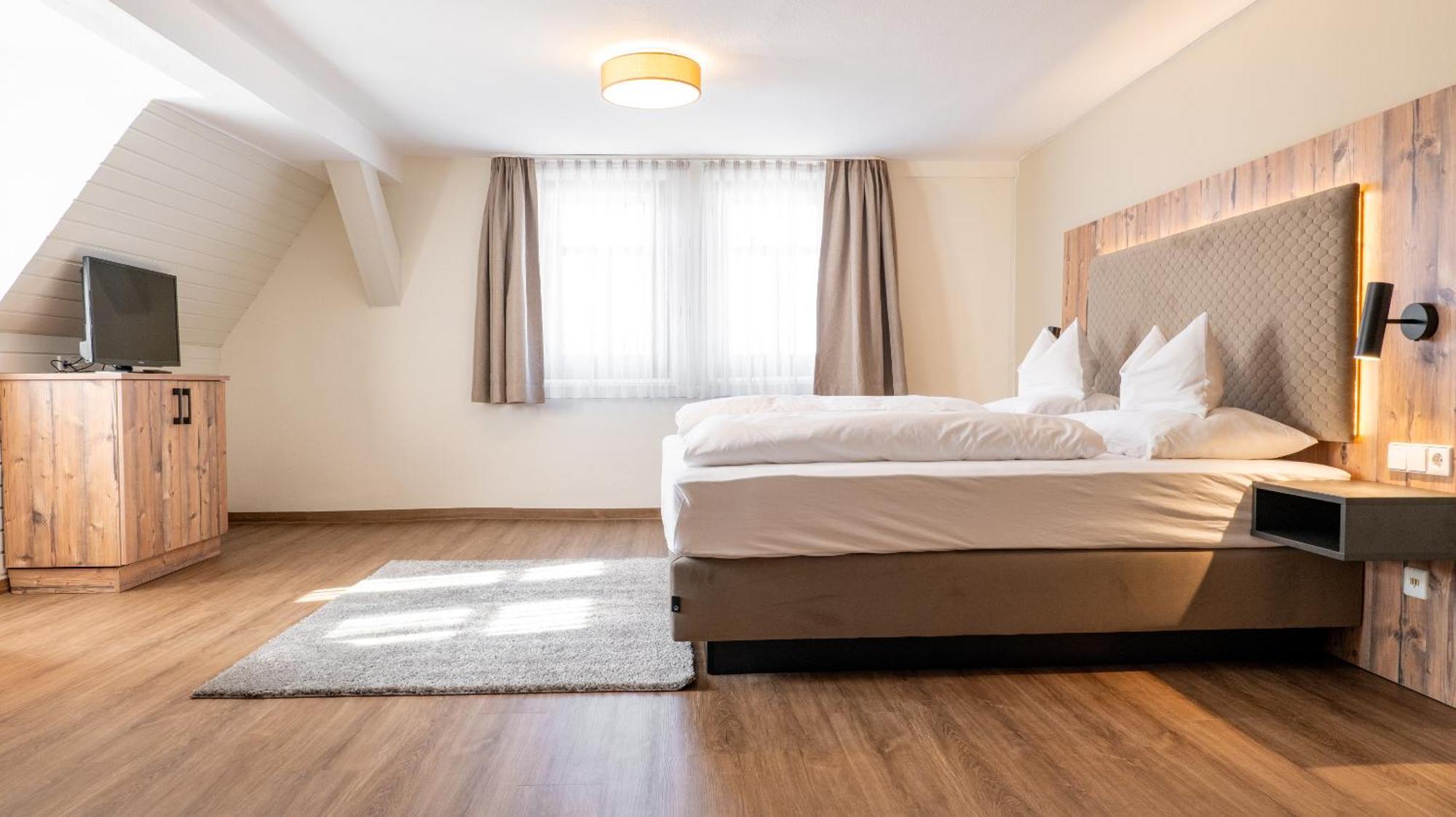 Hotel & Restaurant Post Лайхинген Экстерьер фото