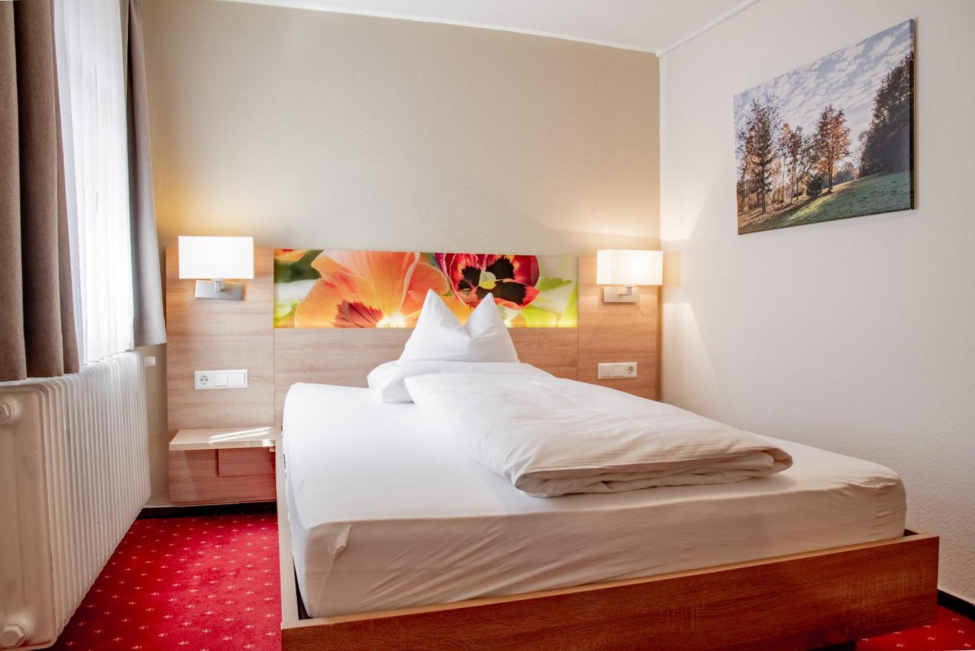 Hotel & Restaurant Post Лайхинген Экстерьер фото