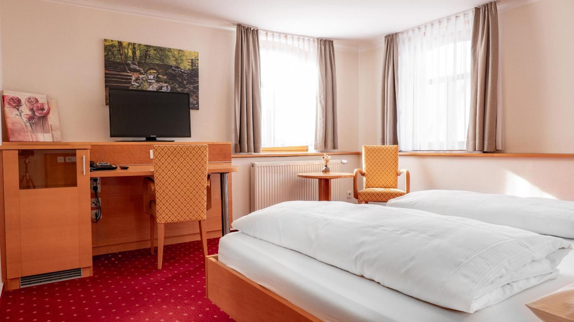Hotel & Restaurant Post Лайхинген Экстерьер фото