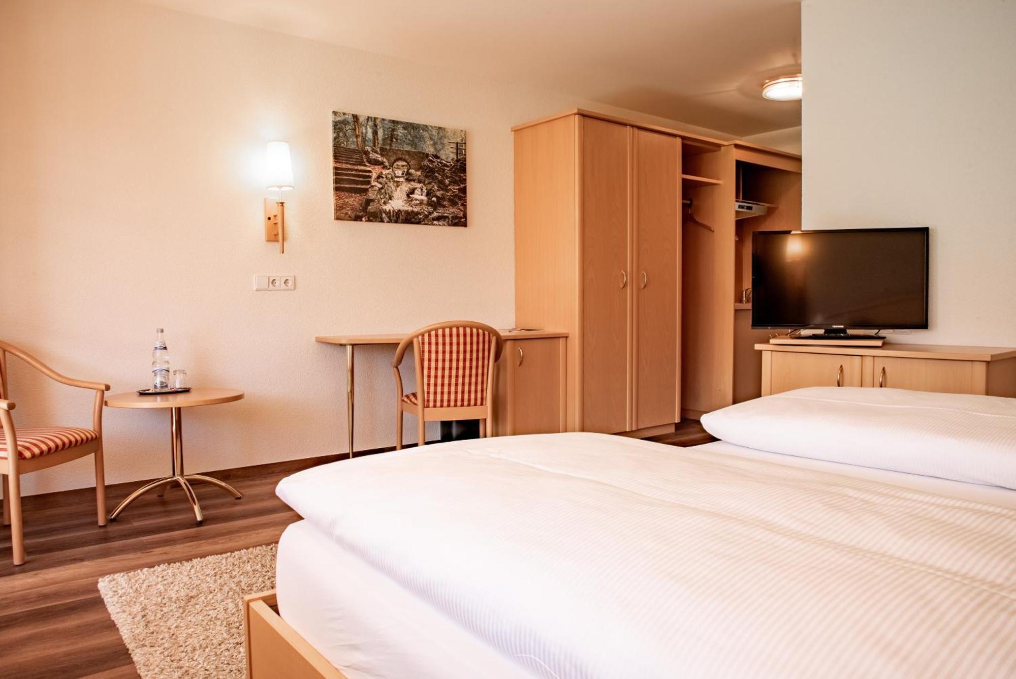 Hotel & Restaurant Post Лайхинген Экстерьер фото